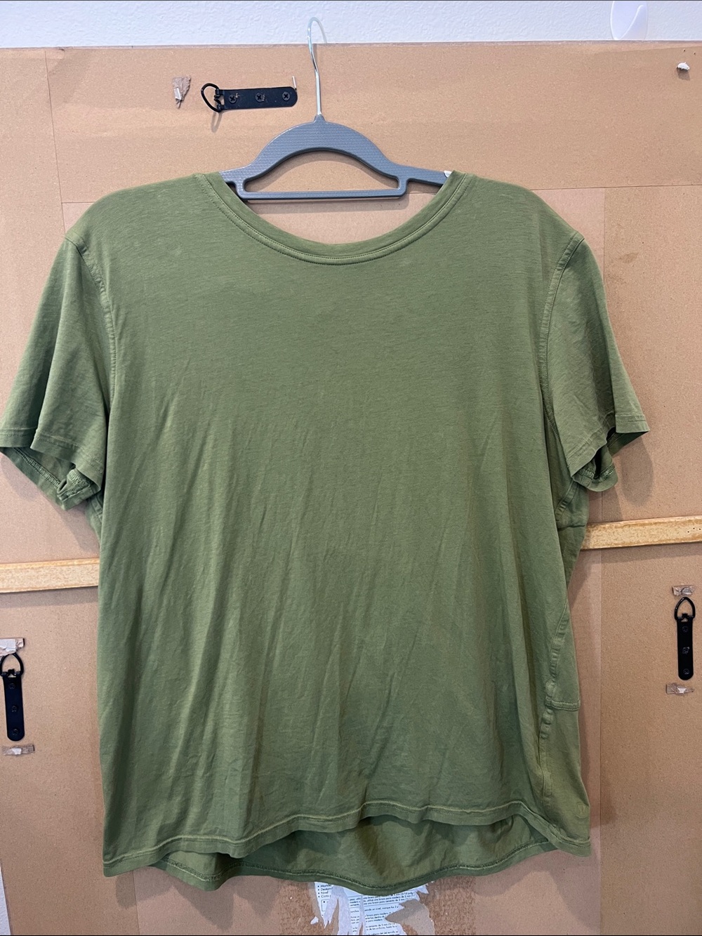 lululemon athletica Women's Olive Green Short-Sleeve Crew Tee